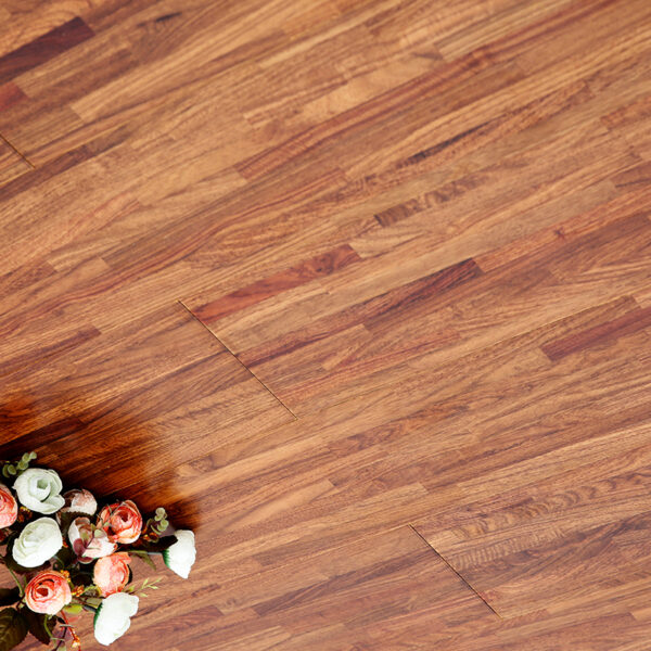 15mm wear-resistant and waterproof wooden floor specifically designed for underfloor heating, suitable for interior decoration and engineering decoration, OSB207